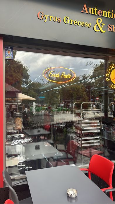 Vand afacere restaurant complet dotat