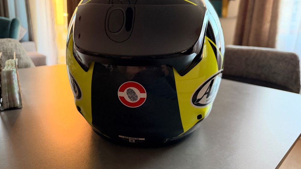 Чисто нова Arai Quantic Peak Yellow размер M