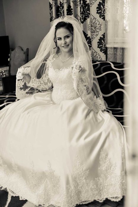 Vand rochita de mireasa