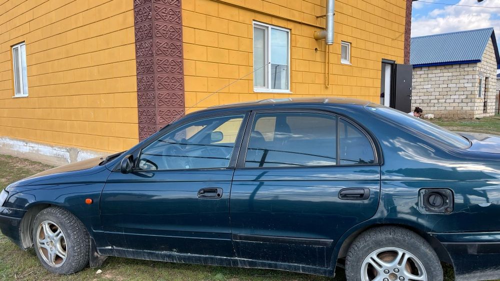 Toyota carina E сатылады.