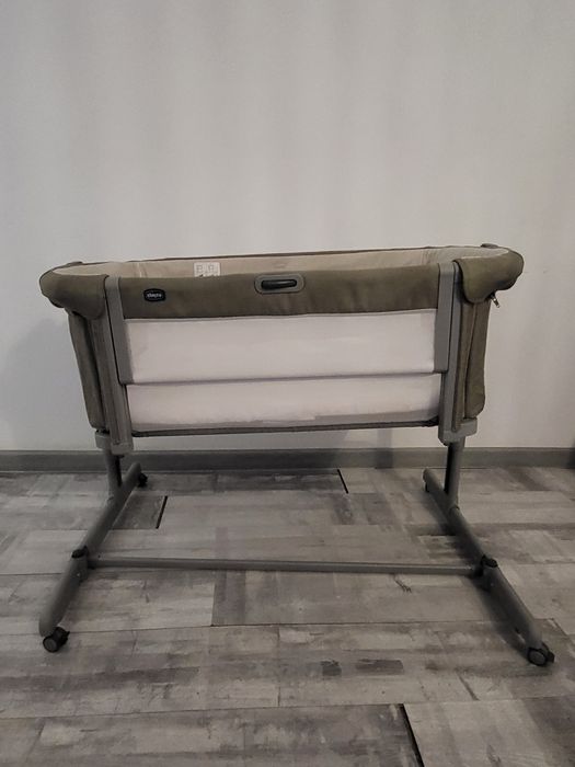 Patut bebelusi Chicco next to me