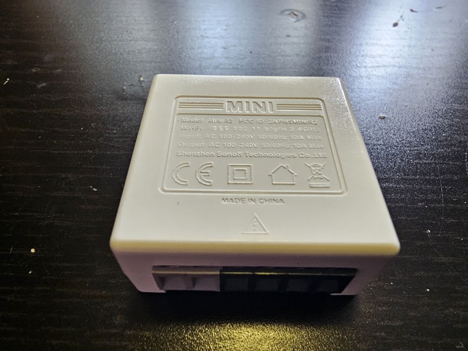 Întrerupător Sonoff mini Wifi, aplicație dedicată