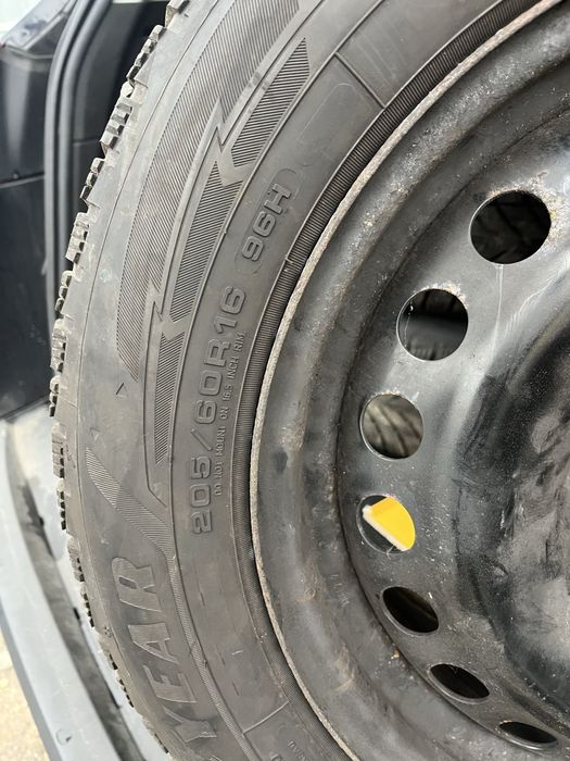 Roti iarna  r16 FORD