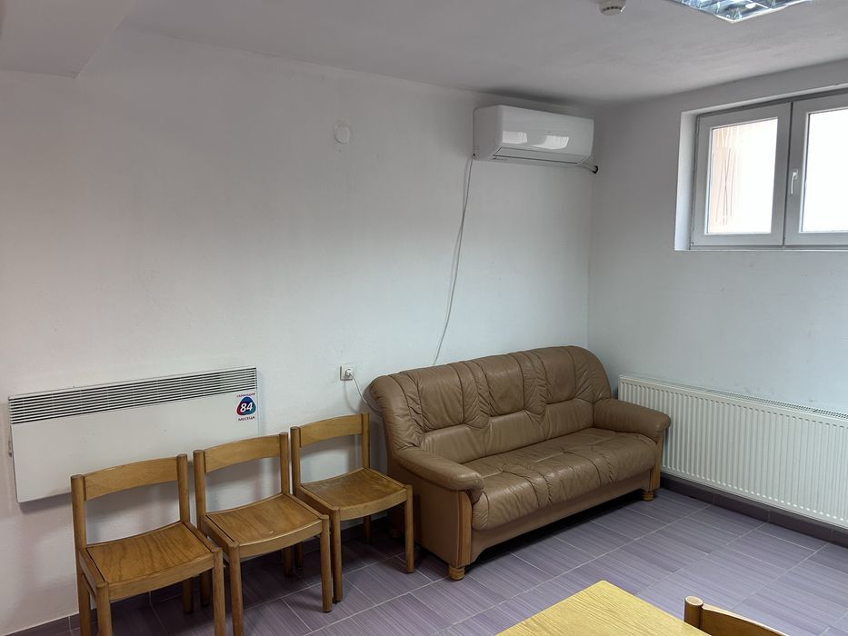 Дава се под наем Тристаен апартамент в Горна Оряховица - 45 кв.м за 219.3 € - Снимка #2