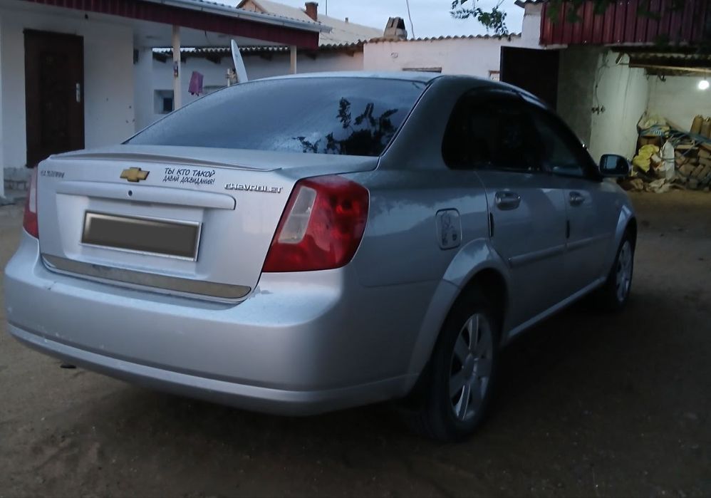 Srochno Chevrolet Lacetti sotiladi 1.8