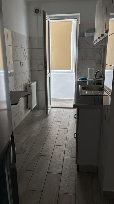 Inchiriez apartament 3 camere