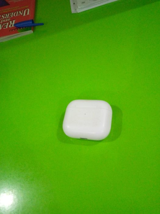 Airpords sotiladi holati yangi