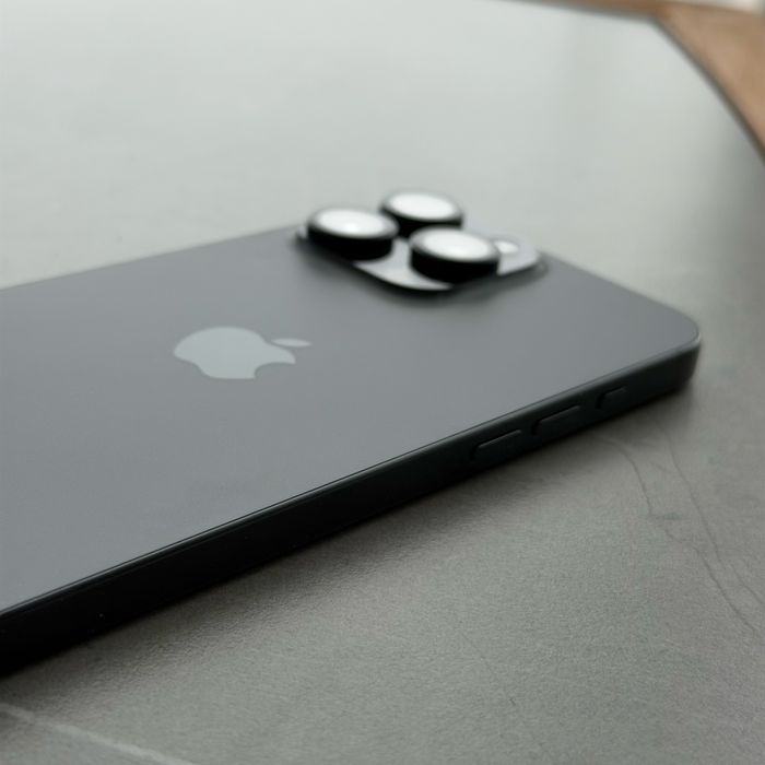 Продам iphone 16 pro max 256gb