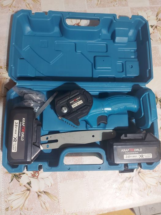 Акумулаторна резачка за клони