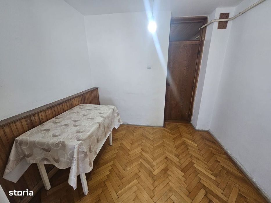 Apartament cu 2 camere de vânzare în Curtea de Argeș.