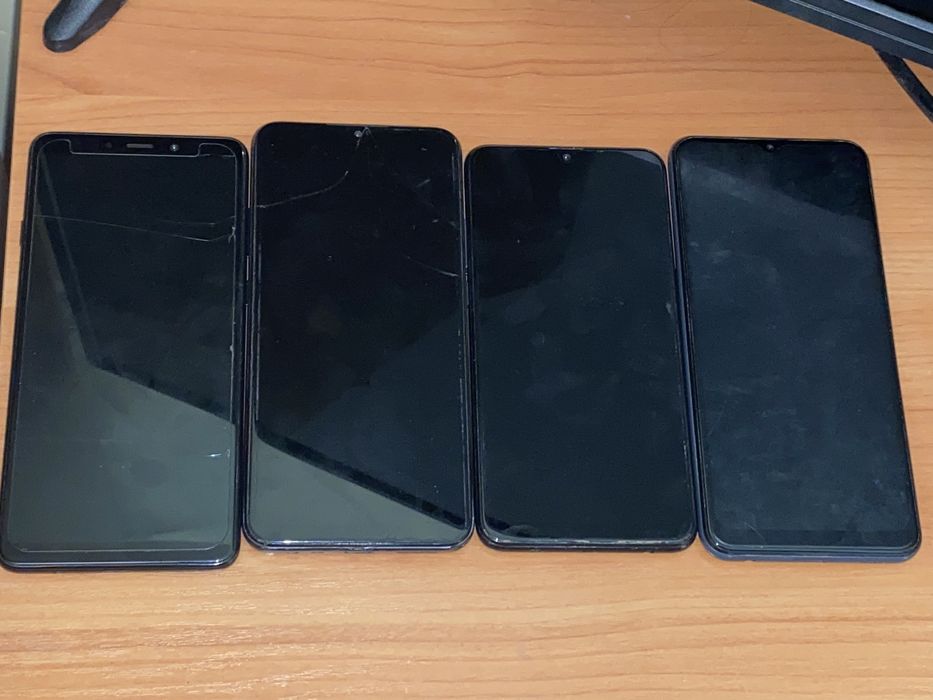 Лот от работещи телефони Samsung и Xiaomi