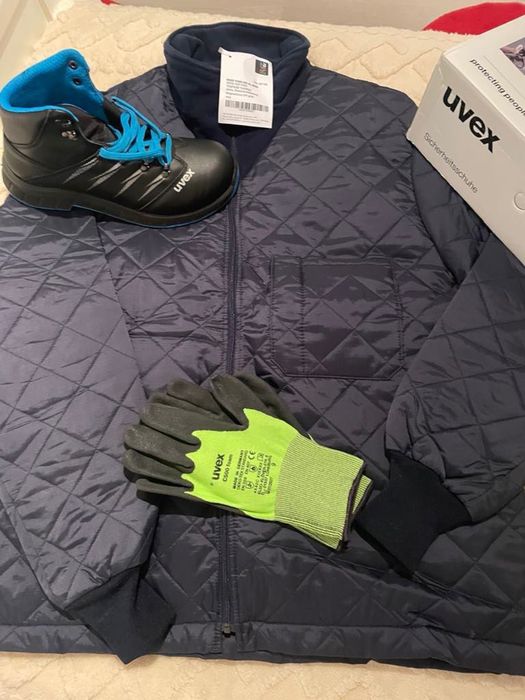 Vand set ghete+geaca pentru munca