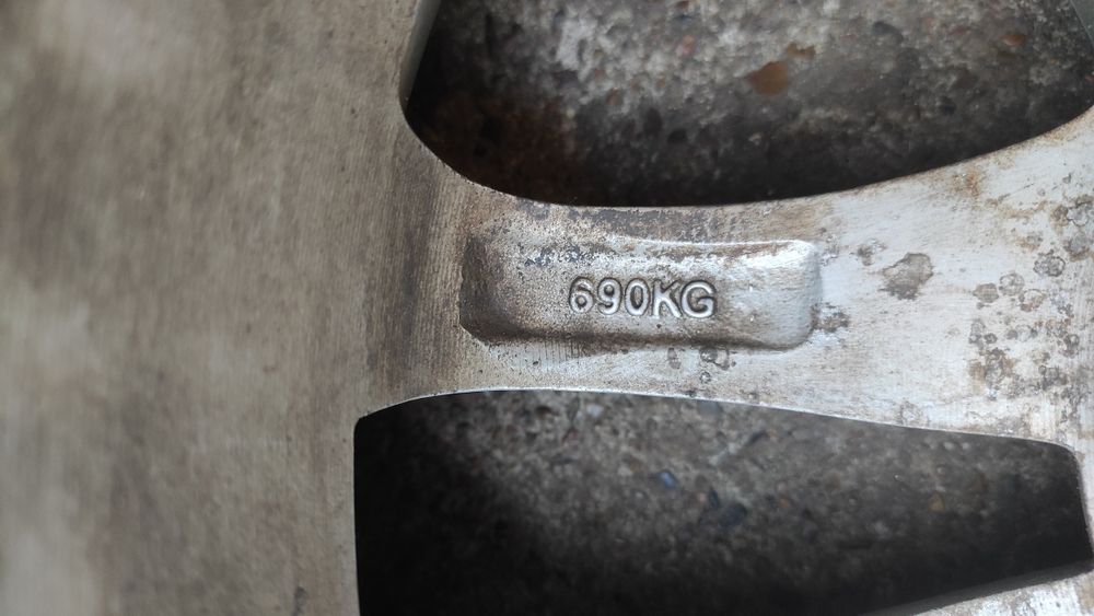 Продам комплект  дисков r15  с резиной