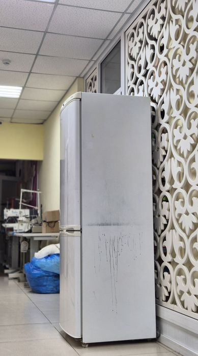 Холодильник Samsung