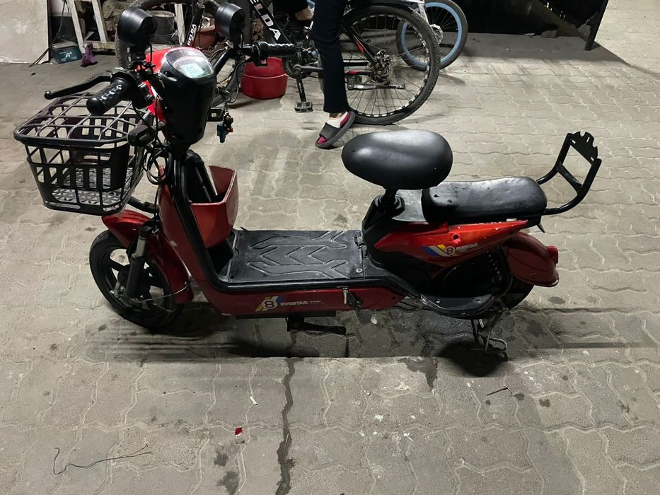 Электроскутер evestar8