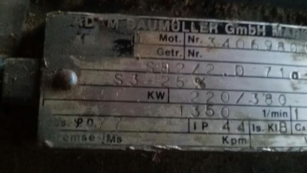 Трифазен двигател със спирачка