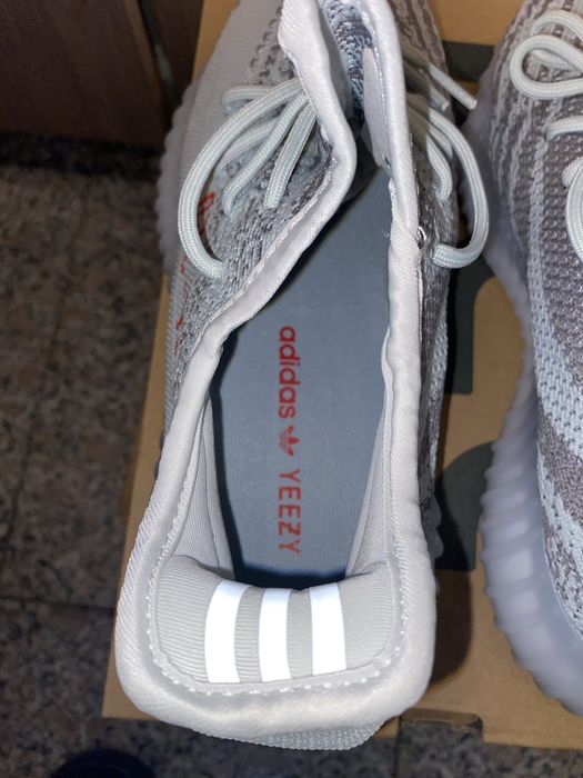 Yeezy boost 350v2 Blue tint