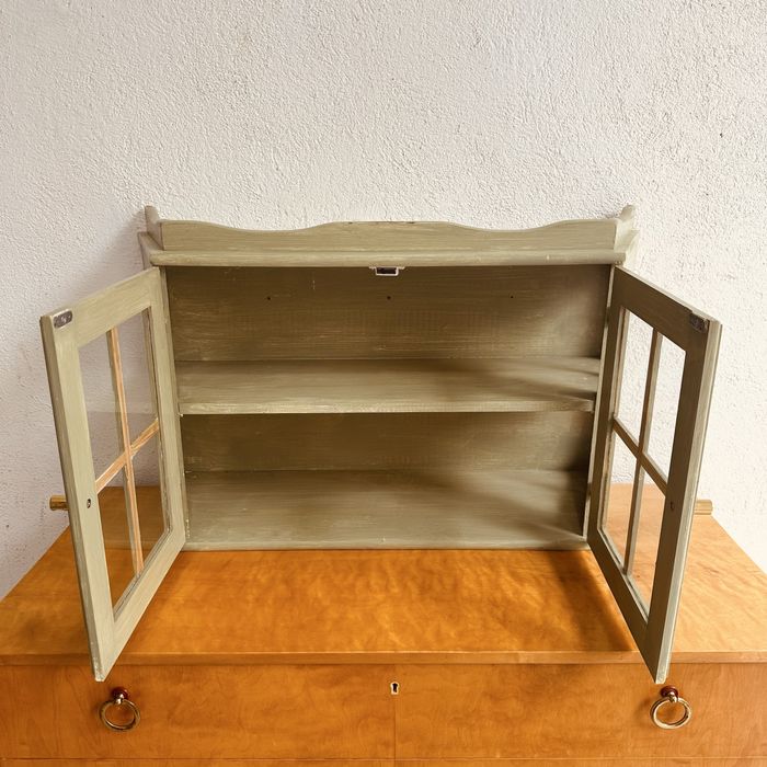 Шведски стенен витринен шкаф / Scandinavian Country Style