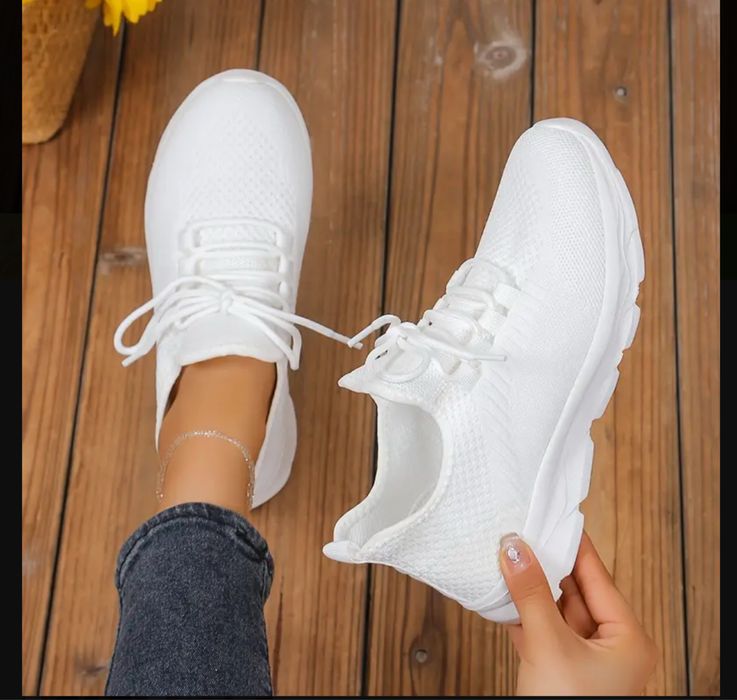 Кроссовки новые