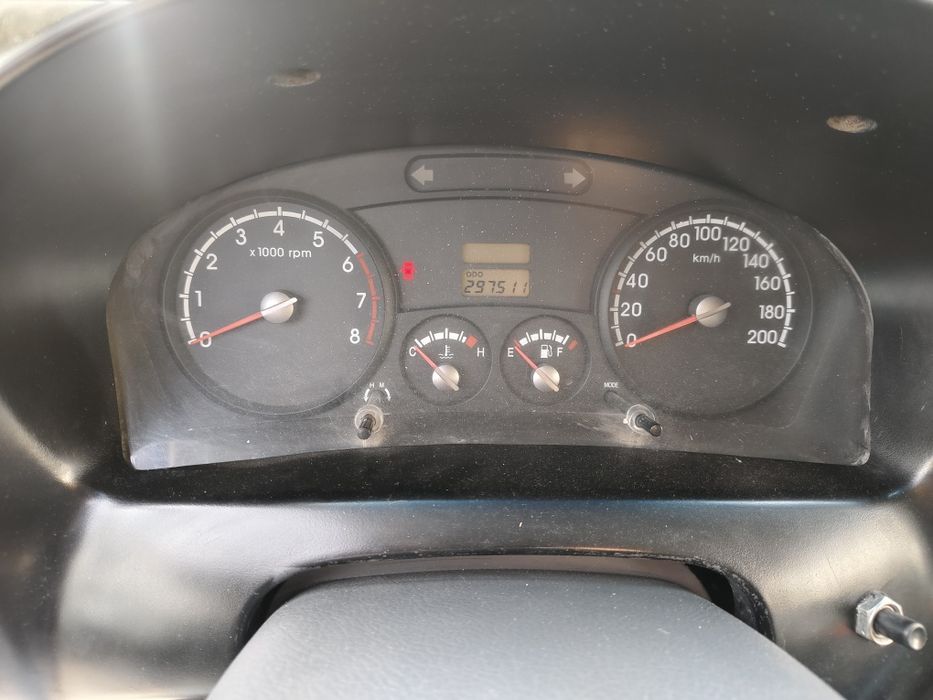 Киа бонго сотилади холати идиял 6та балони янги