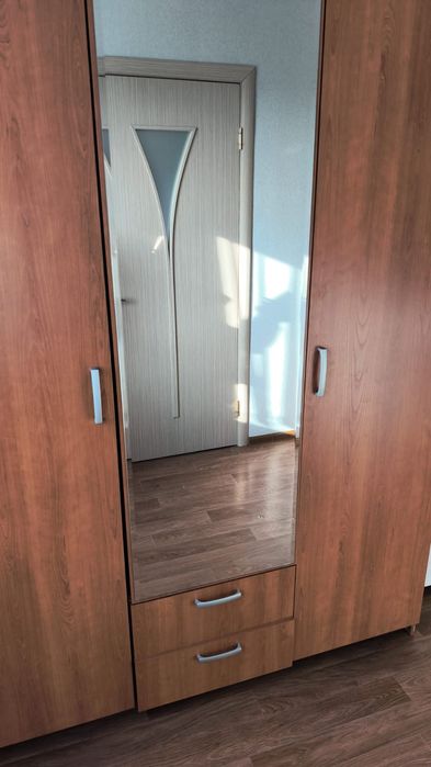 Продам  шифоньер