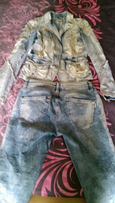 Дънков костюм с камъчета