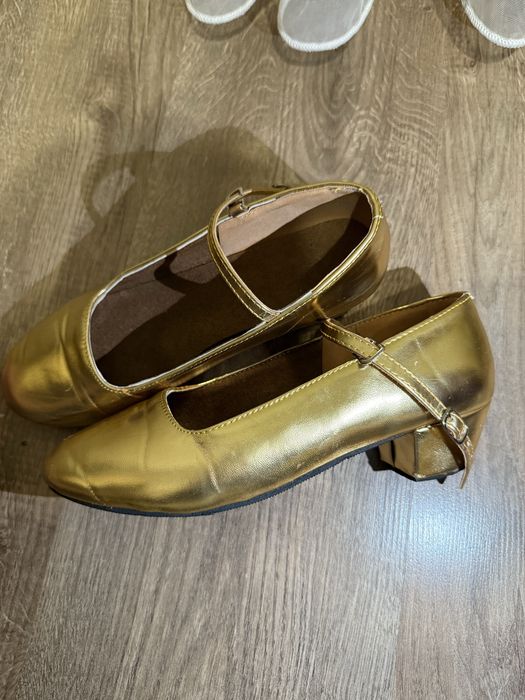 Туфли танцевальные