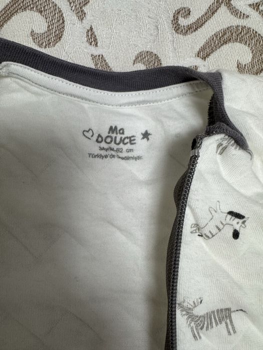 Продам комбинезон для новорожденных