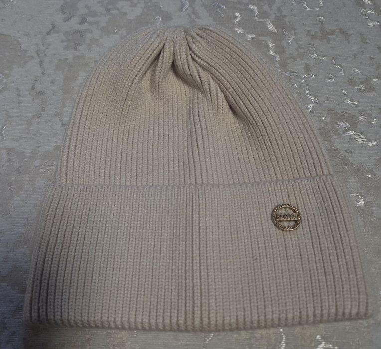 Продам шапки на весну