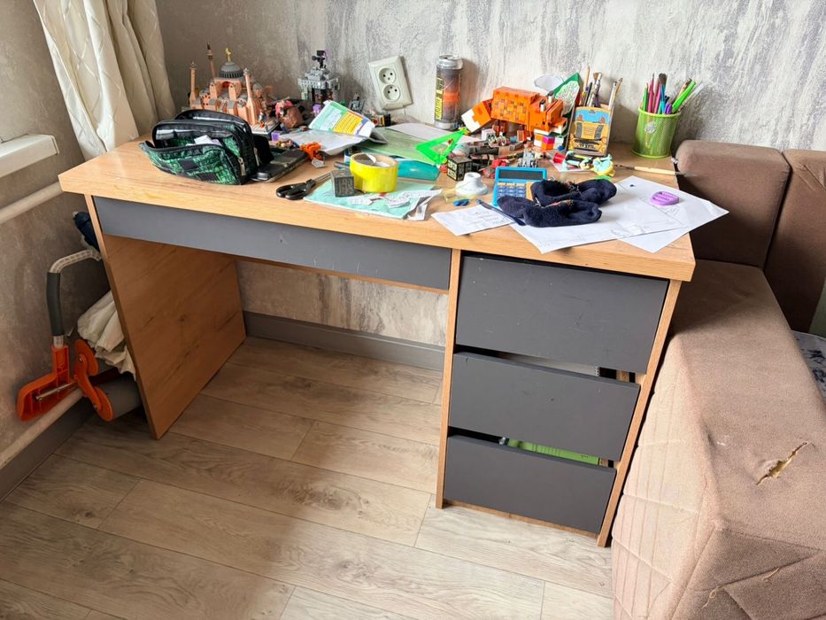 Детский рабочий стол