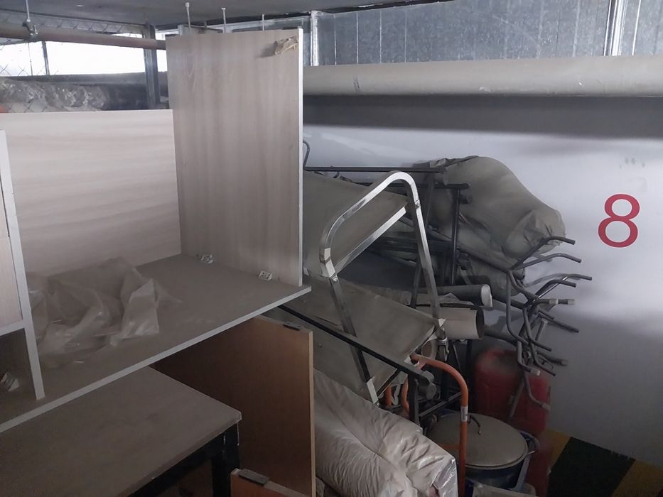 Офисные мебели кресло столы