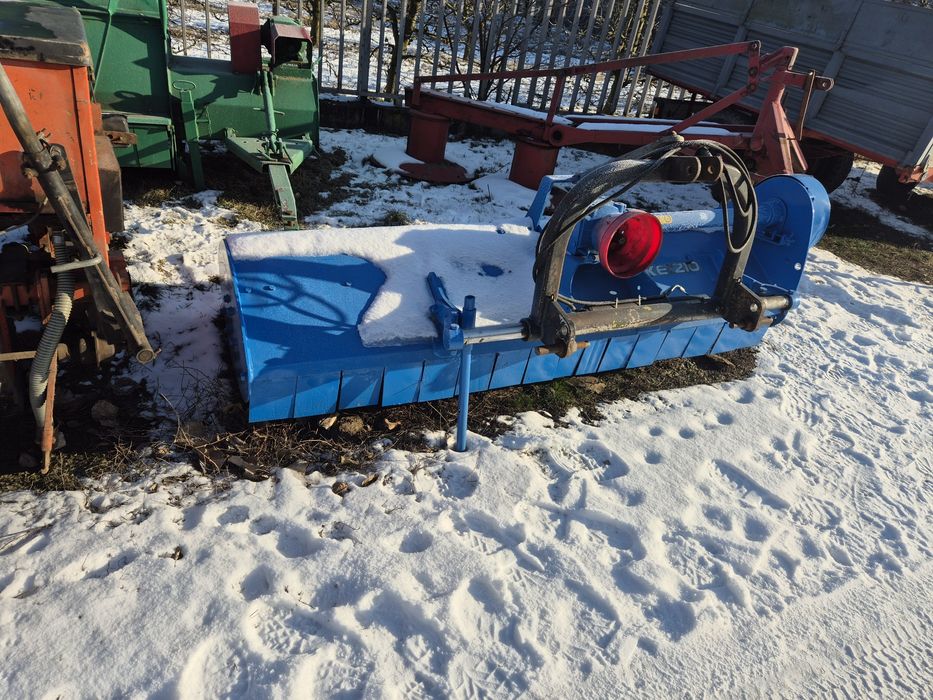 Tocător de resturi vegetale