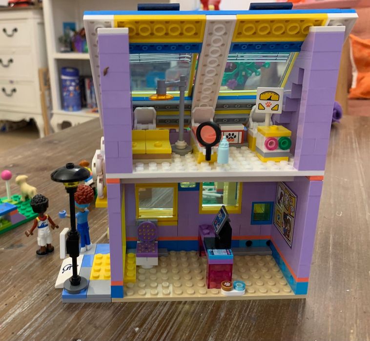 Lego Friends - Centrul de salvare pentru caini