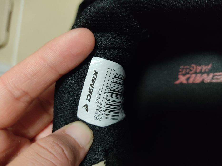 Продам кроссовки