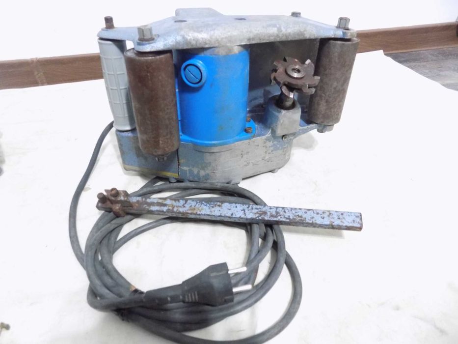 Masina slituit (canelat)  BAIER  (Germania)