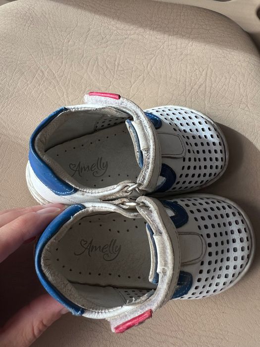 Детские сандалии