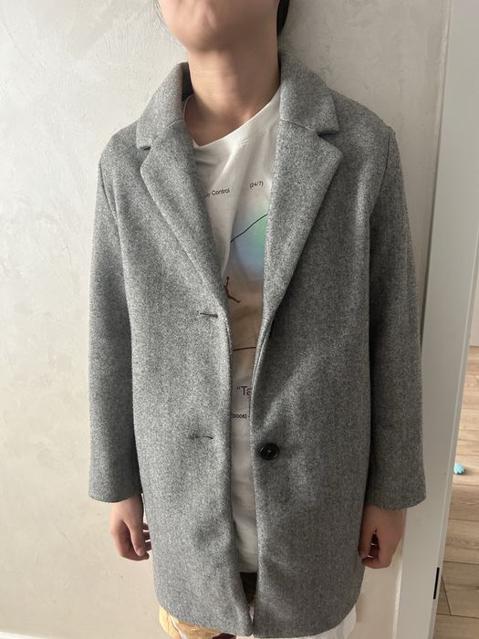 Продам пальто доя девочек подростков