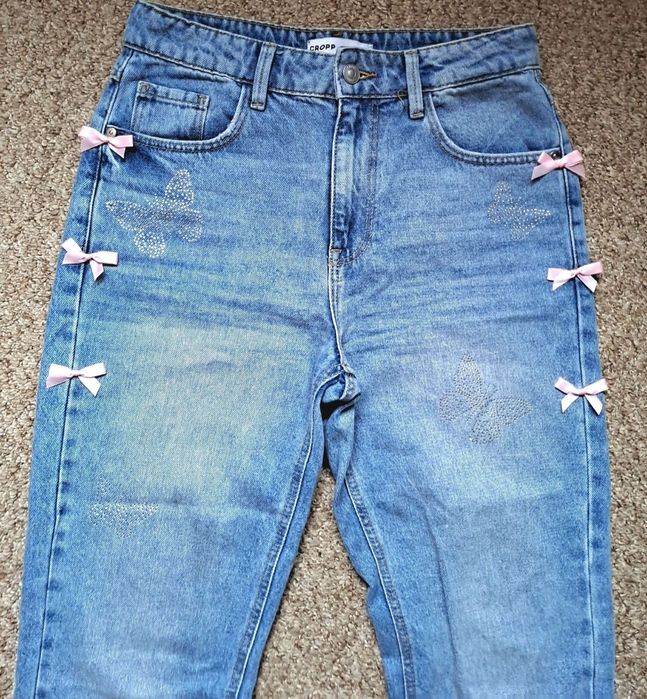 Blugi jeans cu fundițe roz Blugi talie înaltă XS