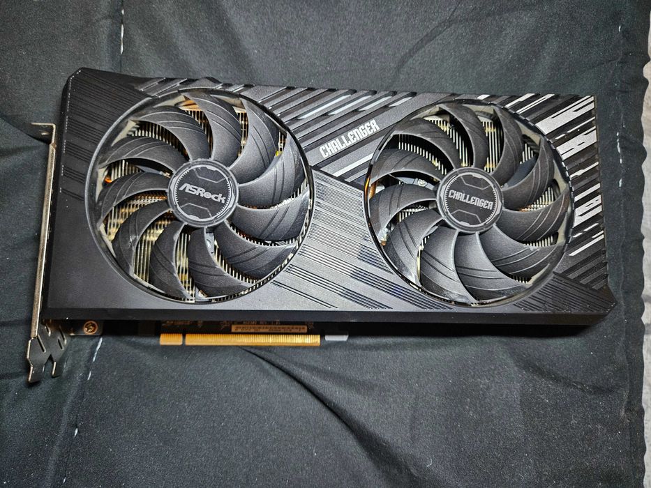 Видеокарта AMD RX 7800XT