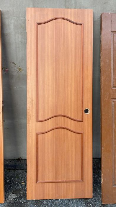 Продам двери б/у межкомнатные