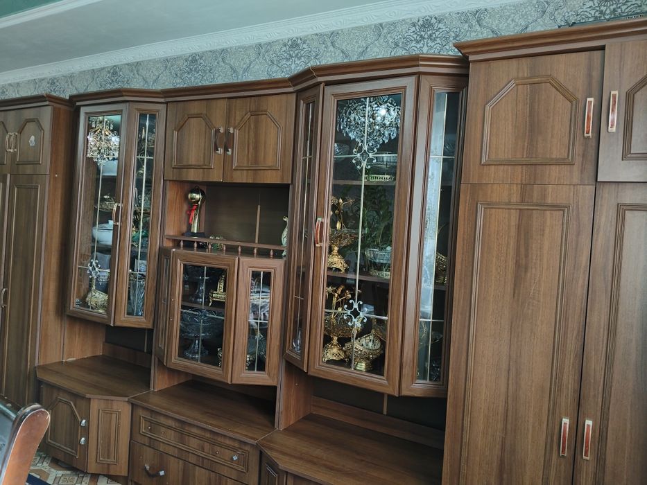 Стенка горка продается.