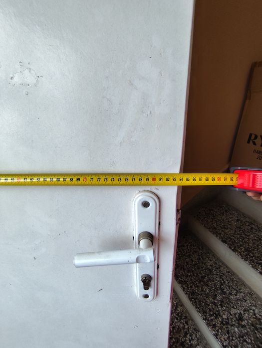 Входна врата дървена