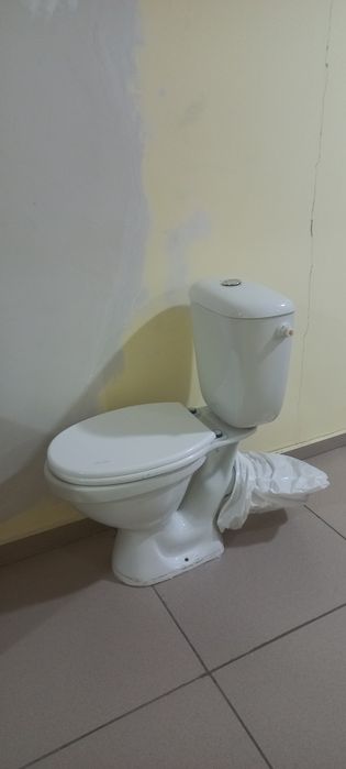 Продам унитаз б/у,ванна