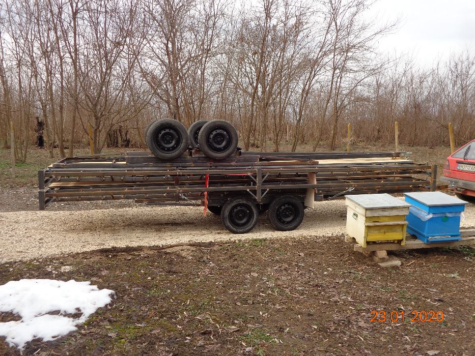 Пчеларска платформа за превозване на пчелни кошери