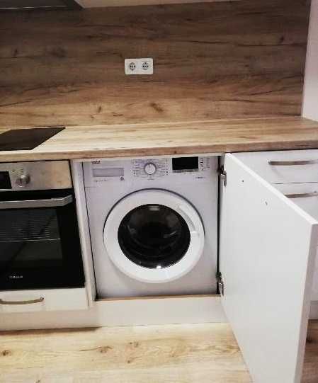 Дава се под наем Тристаен апартамент в София, Изгрев - 85 кв.м за 800 € - Снимка #2