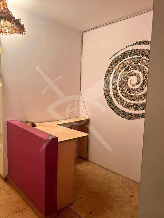 Дава се под наем Магазин в Варна, Червен площад - 40 кв.м за 550 € - Снимка #1