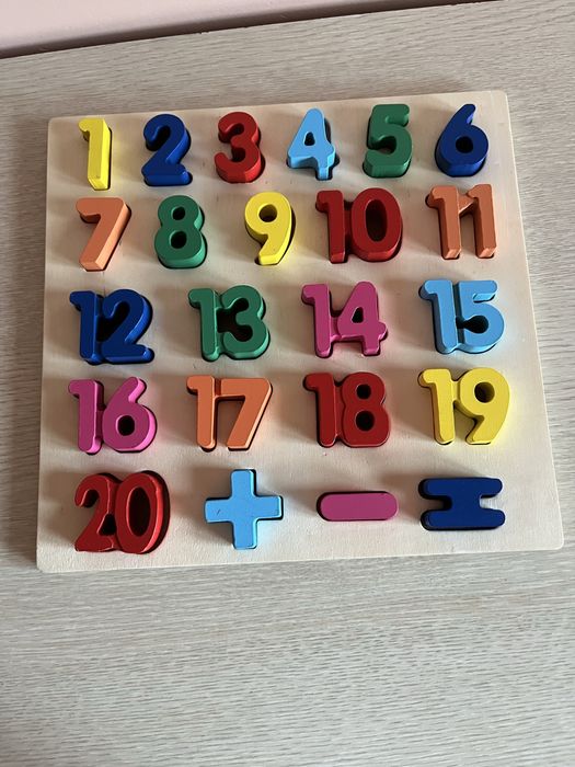 Дървен пъзел с цифри Математика Hape