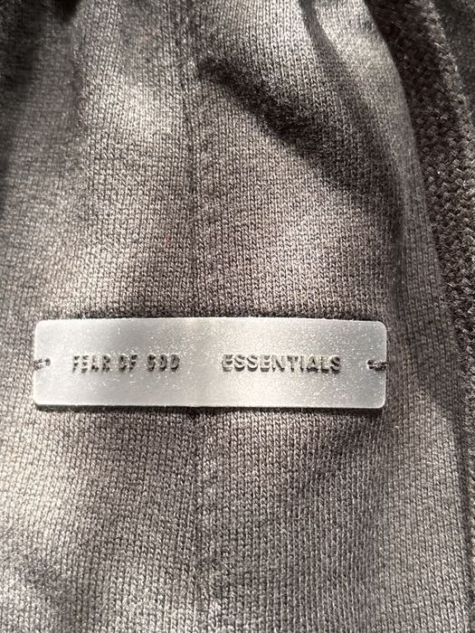 Essentials shorts два чифта