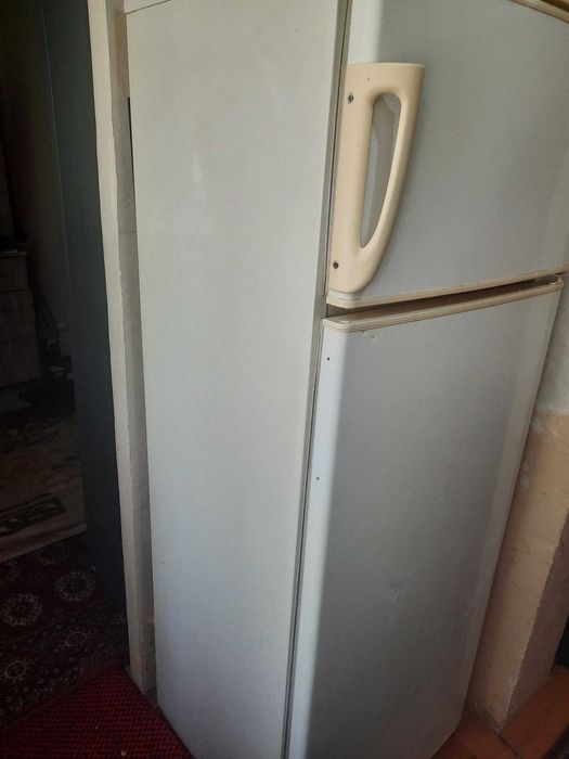 Продам холодильник Stinol