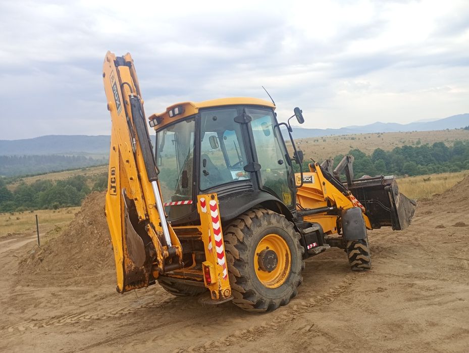 Buldoexcavator de Închiriat .